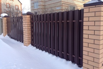 Забор из евроштакетника в шахматном порядке 30 метров фото в Солнечногорске