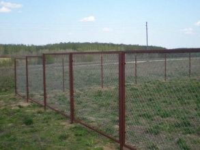 Забор из сетки рабицы в натяг секционный 12 метров фото в Солнечногорске